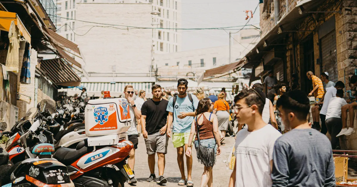 Expat Social Life in Lisbon: Complete Guide for Newcomers